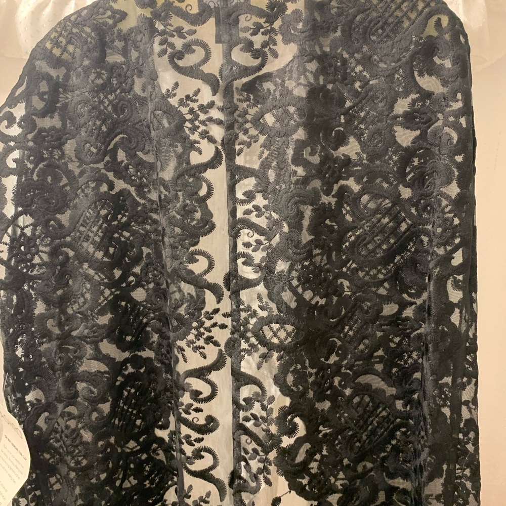 Suit - Picture 6 of 9